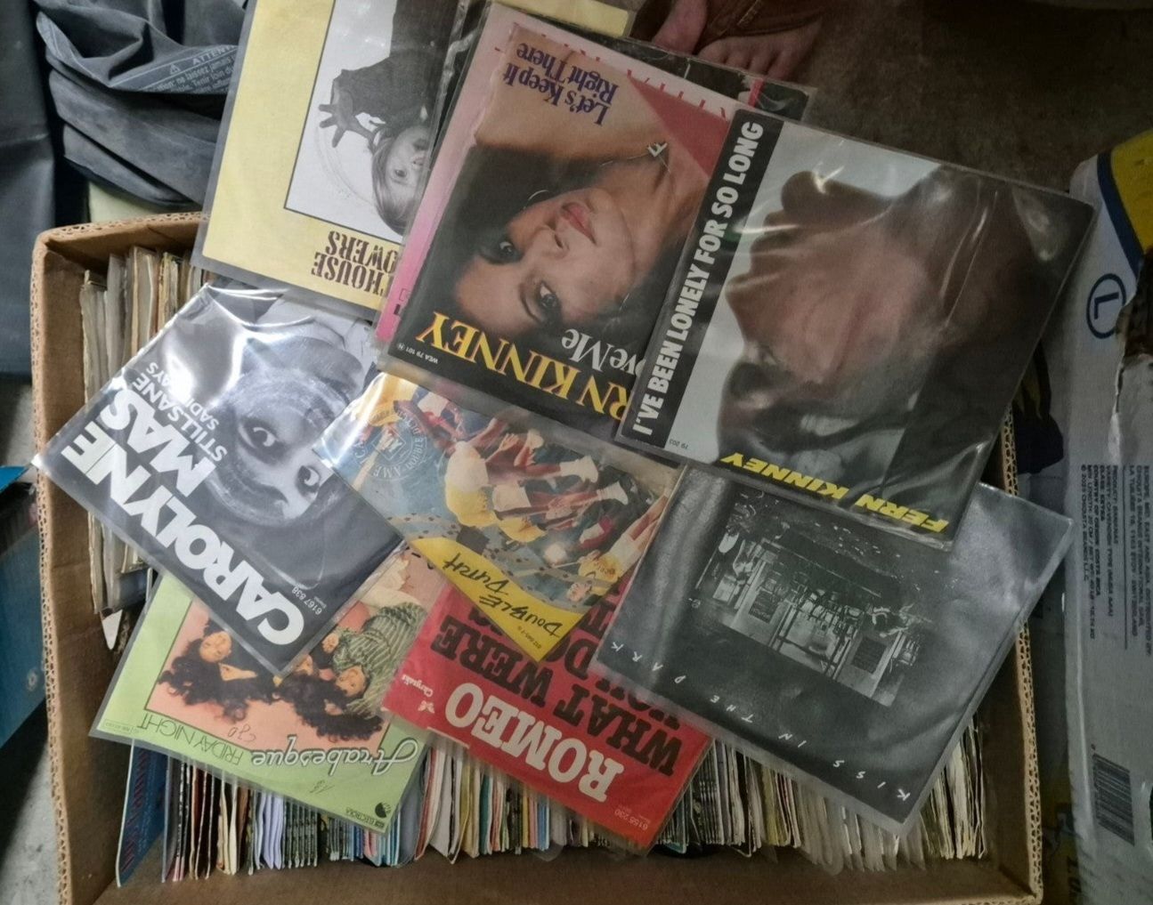 Dischi in vinile: Schallplatten Singles Sammlung – Usato da Grandval venduto da JeroenK 5