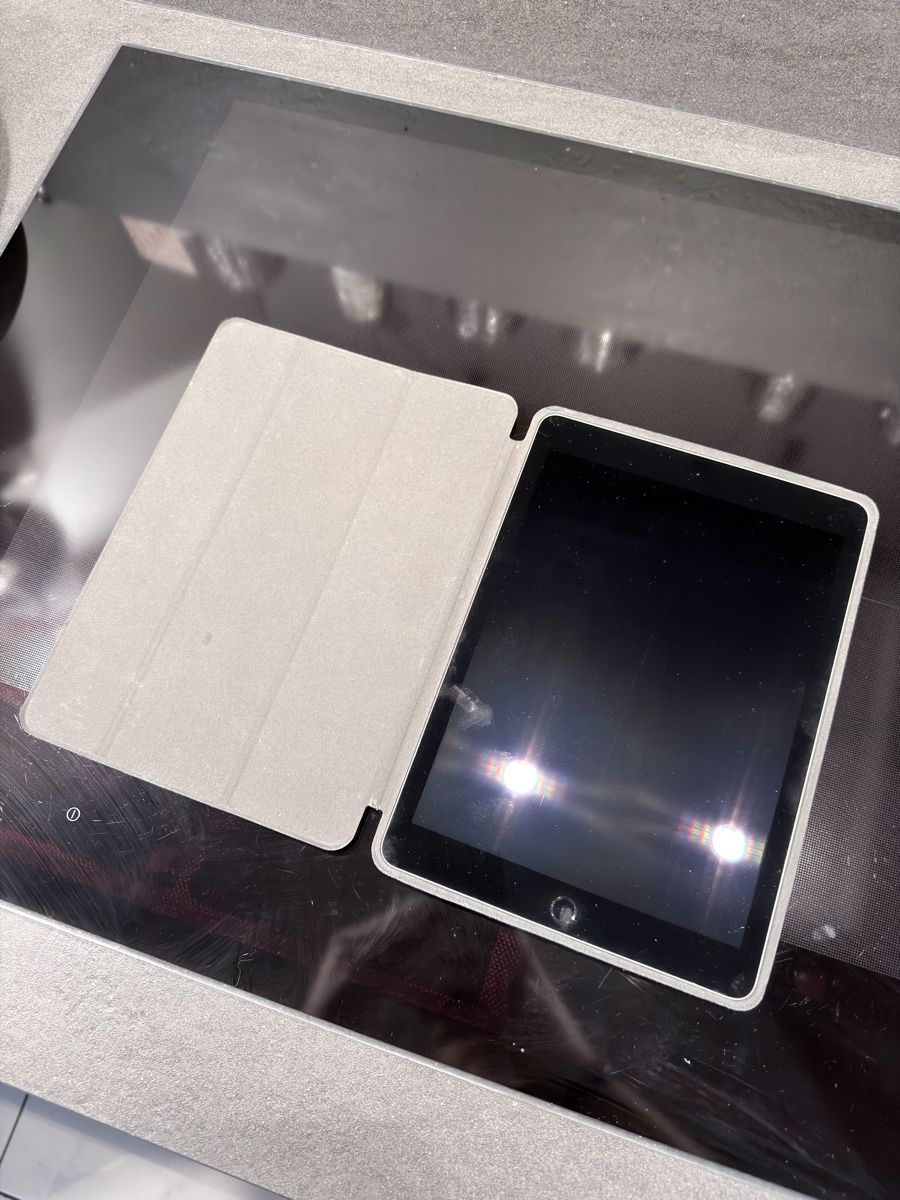 Apple Tablet PC: Apple iPad Pro 9.7" WLAN 32GB Space Gray incl. Case – Usato da Waldkirch venduto da ItaloFam 4