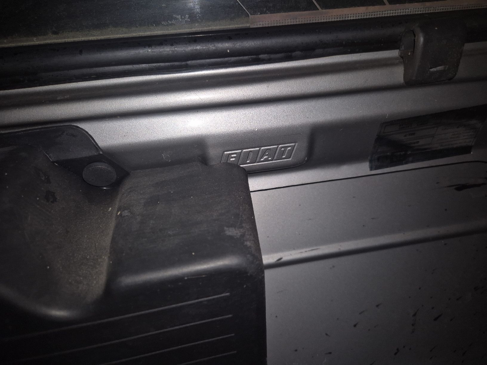 Fiat Tutti pezzi di ricambio auto: Fiat UNO MK1 Heckklappe – Usato da Sissach venduto da drugho 2