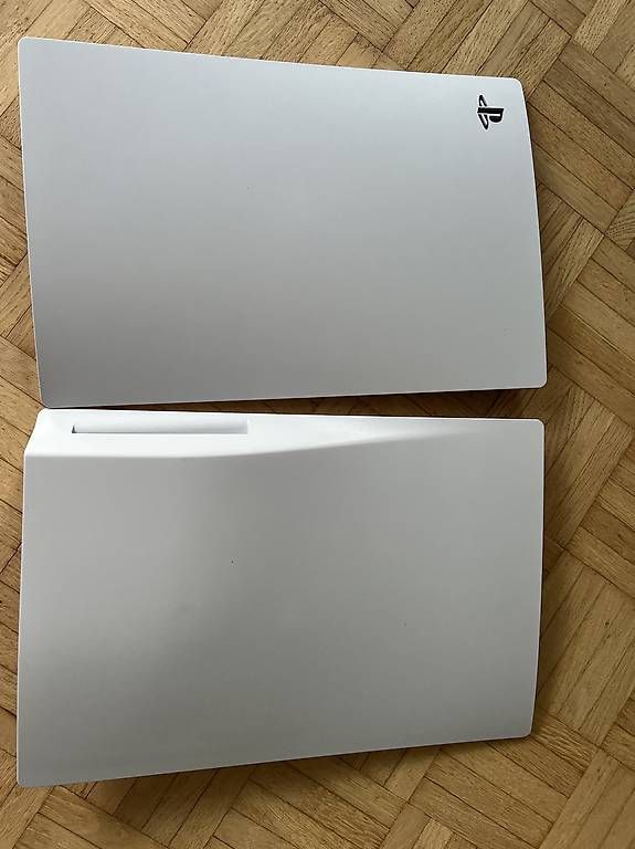 Consoles: PS5 Disk-Edition + 2TB Festplatte + 2 Controller – D'occasion à Effretikon par flozim. 2