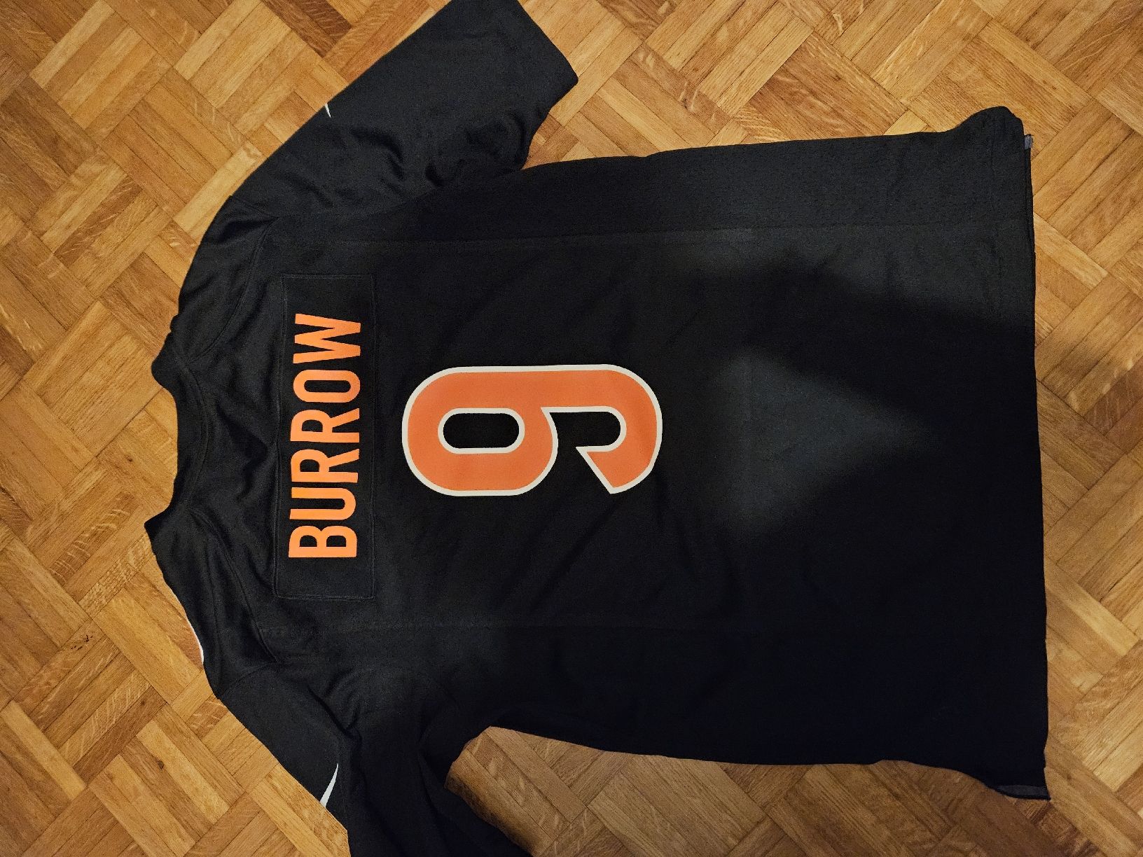 Nike Canottiere & Pantaloni: Cincinnati Bengals Joe Burrow Trikot, Grösse M – Nuovo (secondo la descrizione) da Bern venduto da hof_5bvg 3