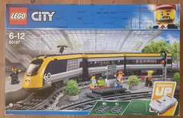 Lego City Train de voyageurs motorisé, gare et rail, 60197,
