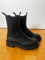 Schwarze Boots