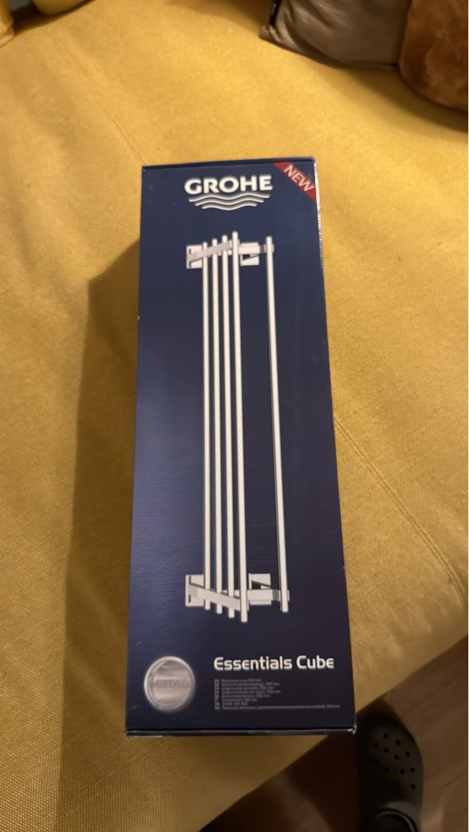 Grohe Portasciugamani: Neuer Grohe Essentials Cube Handtuchhalter, Originalverpackt – Nuovo e nell'imballaggio originale da Cartigny venduto da mike1967