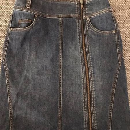 Jeans Jupe Gr. S.  plus passende Jeansjacke in anderem Angeb