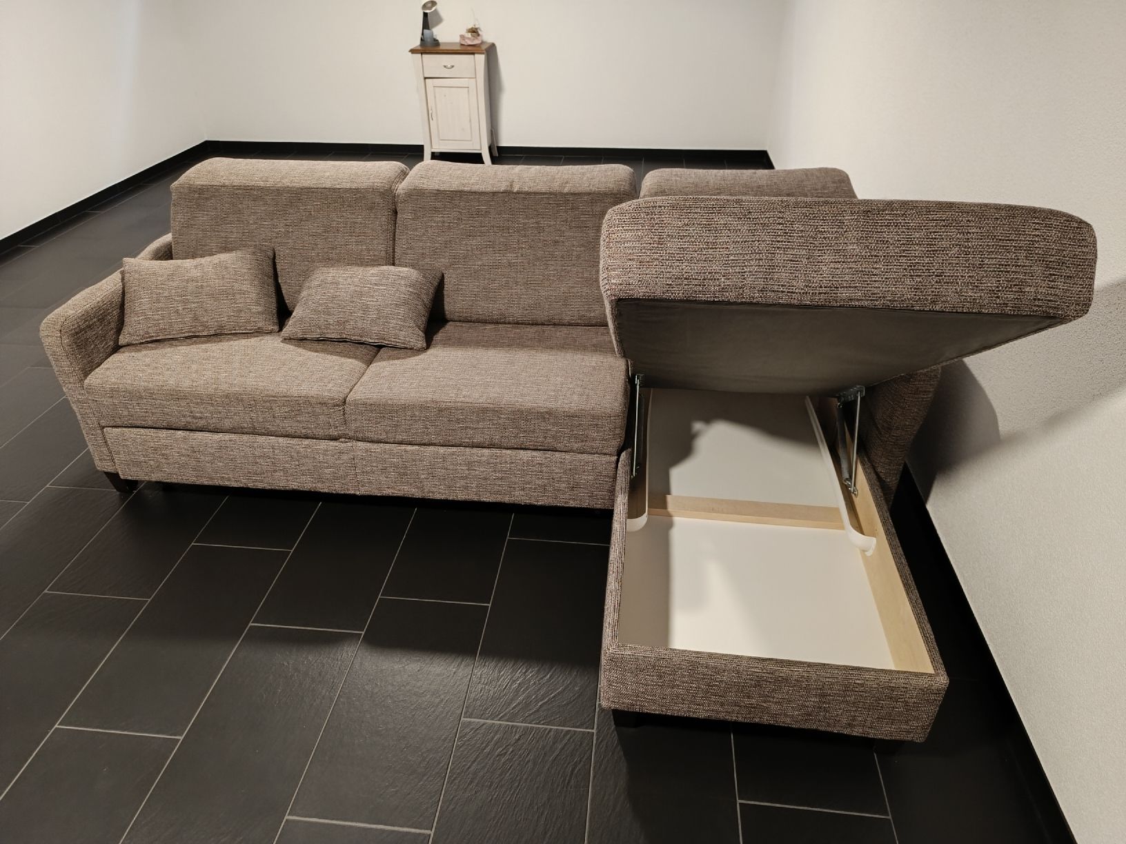 Divani: Tolles Ecksofa Stoff braun mit Bettfunktion und Stauraum. – Usato da Wäldi venduto da cat_zs5r 3