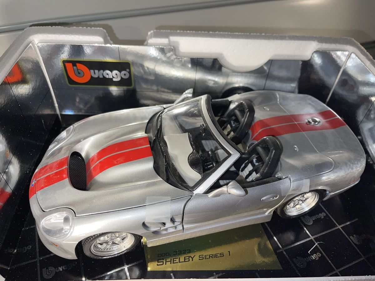 Bburago Modellini d'auto: Burago Shelby Series 1, 1:18, Modellauto – Nuovo (secondo la descrizione) da Siebnen venduto da speedy63 2