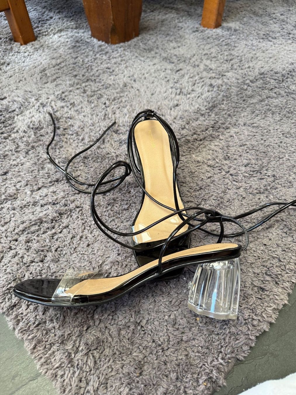 Scarpe da donna: Chaussures à talons noirs à lacets – Usato da Prez-vers-Siviriez venduto da mar_n29z 1