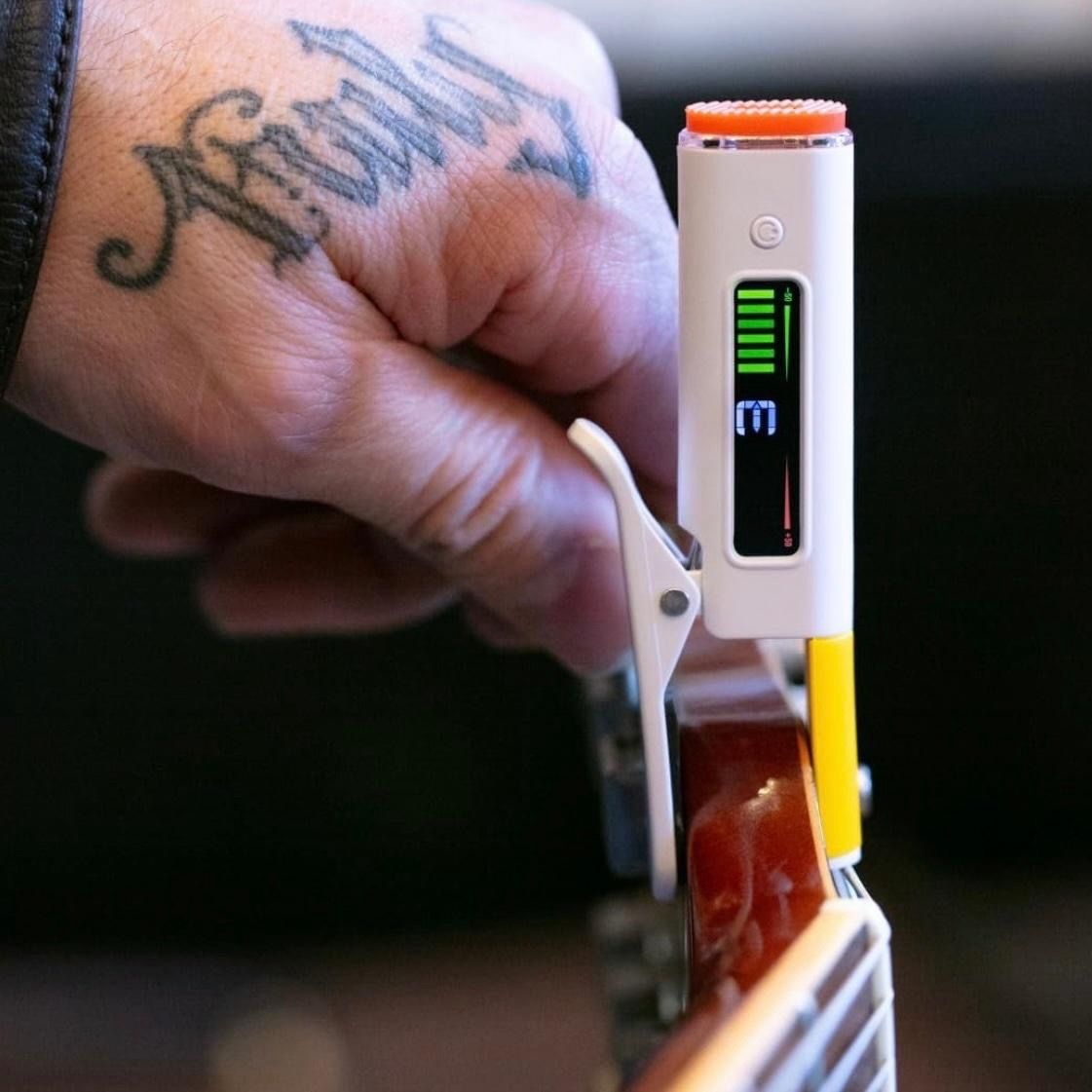 Strumenti musicali: Tuneretter Guitar Tuner – Nuovo e nell'imballaggio originale da Iseo venduto da Fandango-Guitars 2