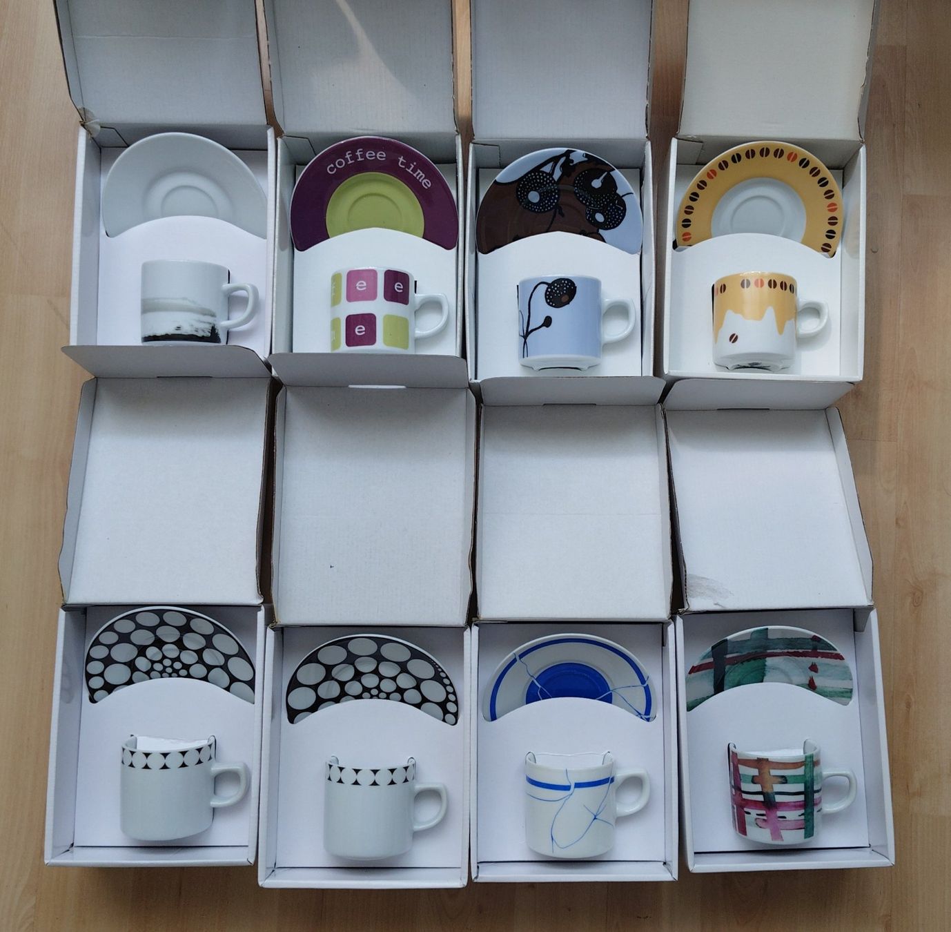 Pfister Tassen: 8 x Espresso Tassen mit Teller - ex Möbel Pfister – Neu (gemäss Beschreibung) aus Allschwil von Swisstoybox