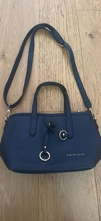 Sac à main Pierre Cardin bleu marine, jamais utilisé.