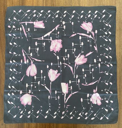 Edles Seidentuch mit Tulpen-Muster ca. 50 x50 cm, Vintage