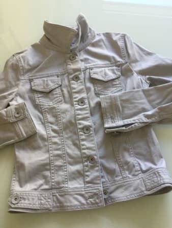 Jacken: Jeansjacke mit aufgesetzten Brusttaschen Grau – Neu (gemäss Beschreibung) aus Adliswil von Jessik0 1