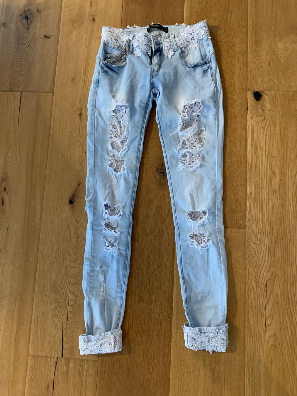 Jeans: Destroyed Jeans XS/34 – Usato da Niederbipp venduto da Domenicana1984