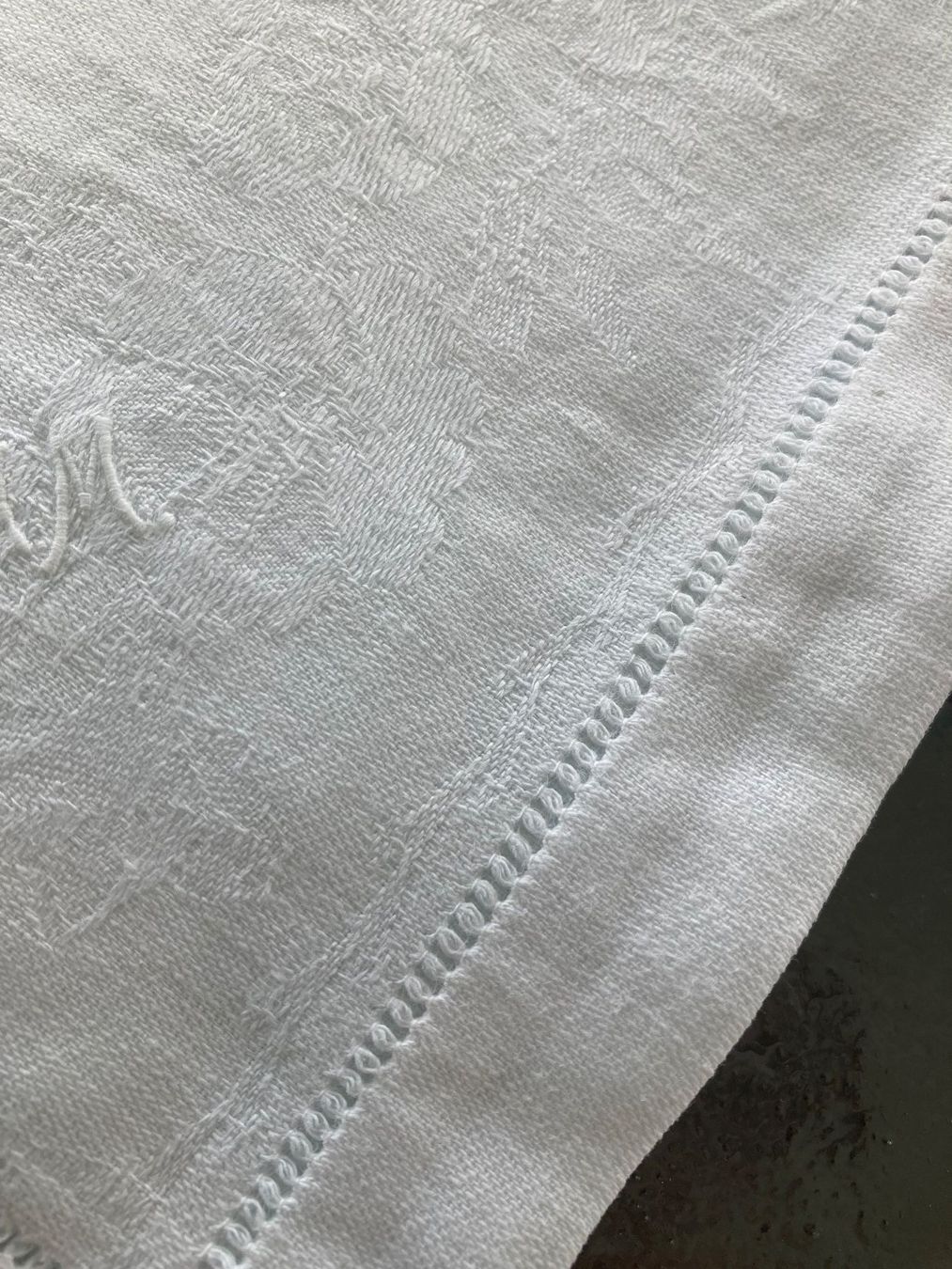 Tovaglioli: 3x SERVIETTEN LEINEN HANDARBEIT mit MONOGRAMM, ALT, TOP! – Usato da Zürich venduto da dolcicaramelle2 3