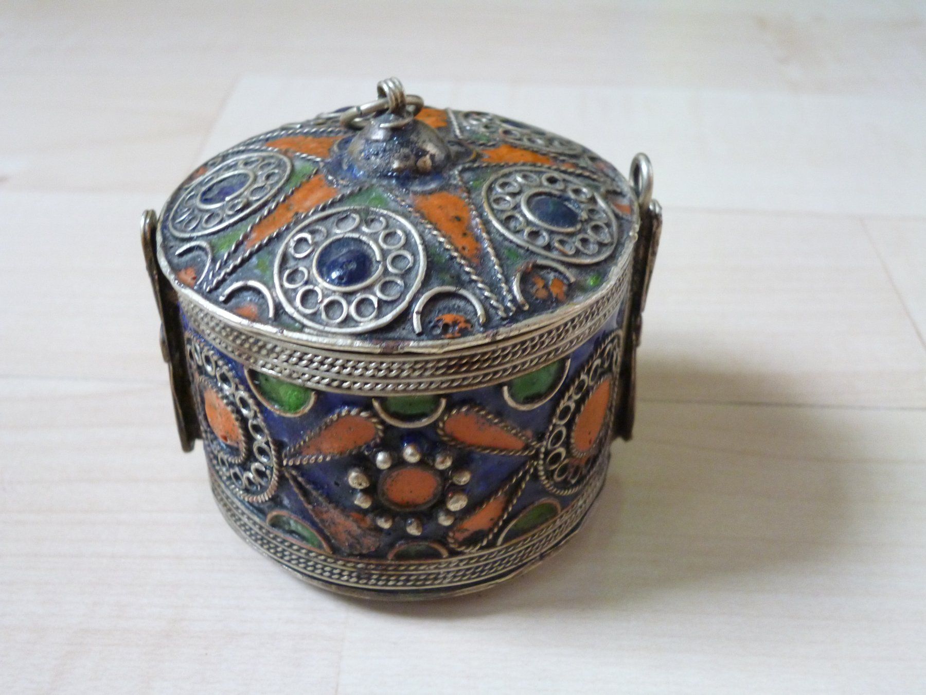 Barattoli: VINTAGE Berber-Schmuckdose DOSE – Usato da Dättlikon venduto da Mamakuga