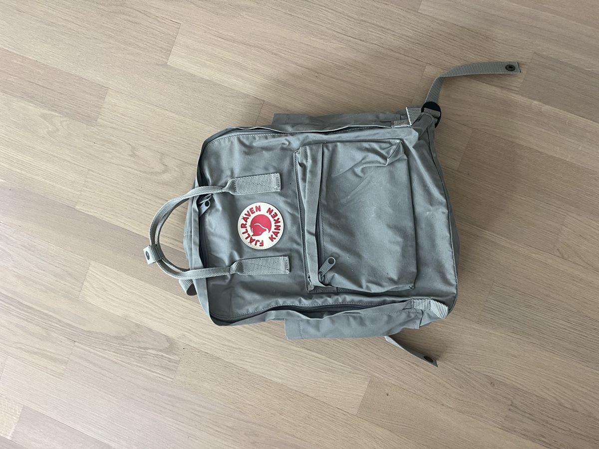 Fjällräven Zaini: Fjällräven Kånken Rucksack hellgrau – Usato da Meilen venduto da jes_c25c 1