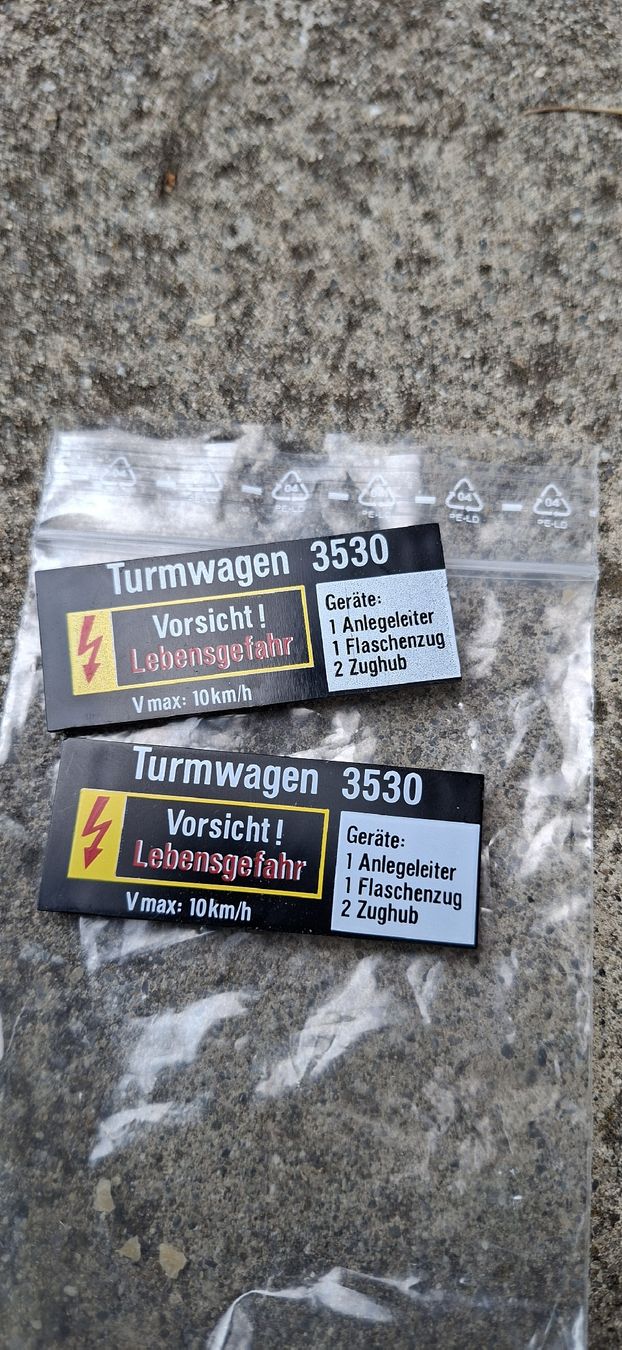LGB Modelleisenbahnen: LGB Turmwagen Schilder – Neu (gemäss Beschreibung) aus Münsingen von wd65