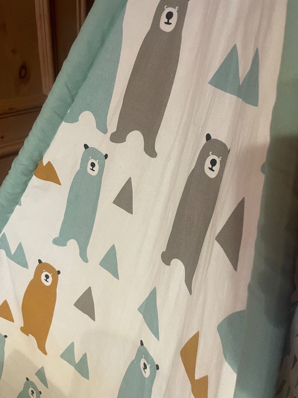 Spielzeuge: Kinderzelt Tipi Bärenmotiv – Gebraucht aus Schiers von sab_79fy 2