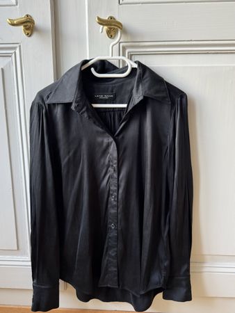 BLACK SILK SHIRT