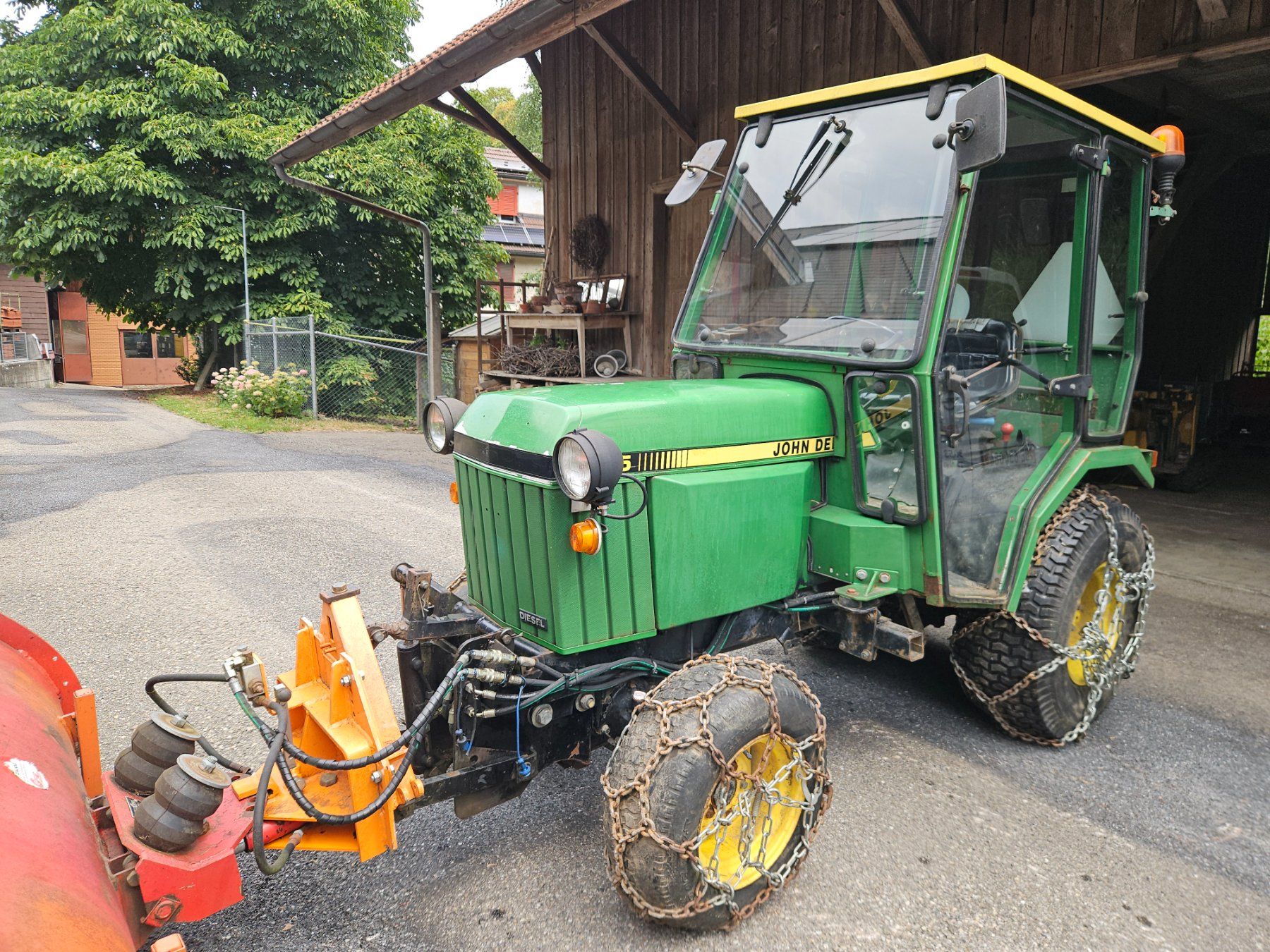 John Deere Traktoren: John Deere mit Schneepflug – Gebraucht aus Oberburg von oberburger 7