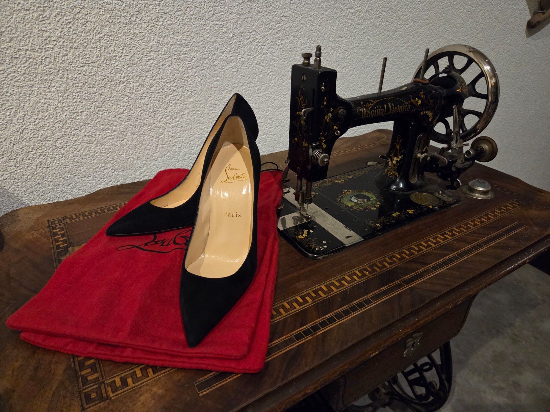 Scarpe da uomo: Louboutin (utilisé 1x) – Usato da Le Crêt-du-Locle venduto da Blaze24