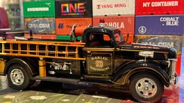 Harley-Davidson 1940 Ford Fire Truck 1:16