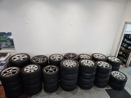 Auto Pneu Lager inklusive Marken Alufelgen