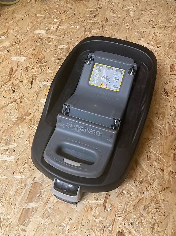 Auto-Kindersitze: Base isofix  – Gebraucht aus Campo (Blenio) von M.B.95 1