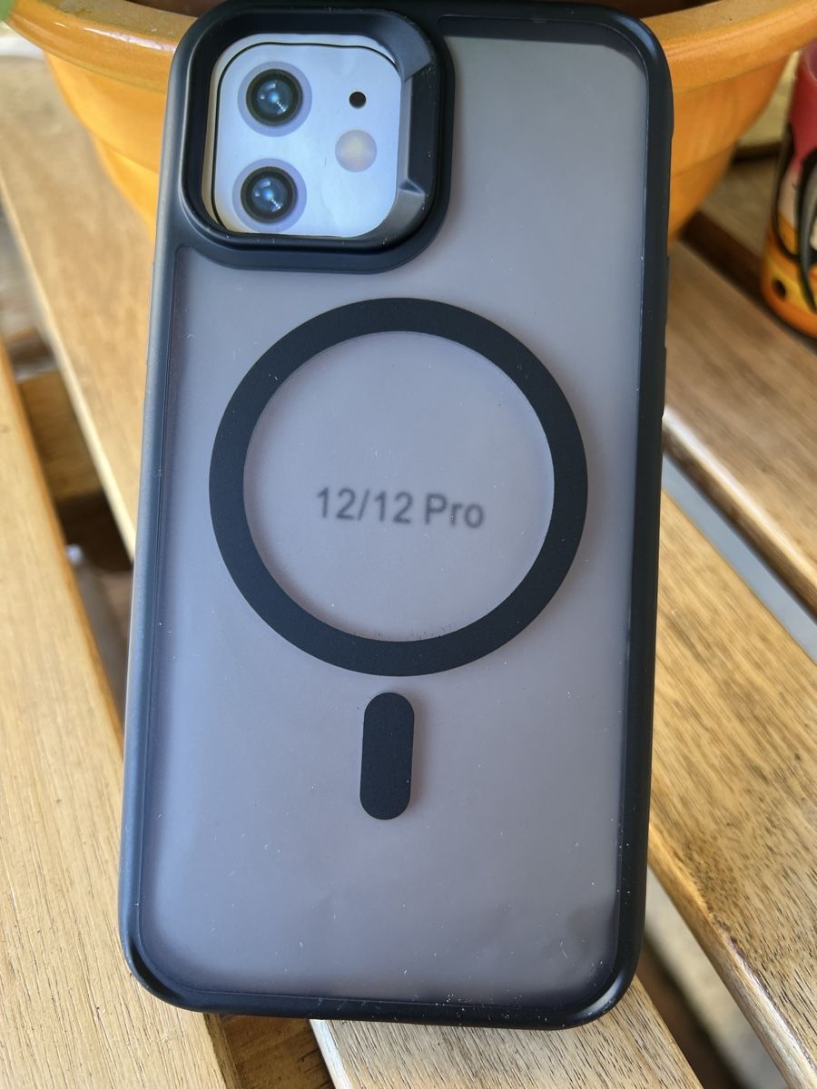 Cover & Protezioni schermo: Cover per iPhone 12/12 Pro magsafe nero opaco – Nuovo (secondo la descrizione) da Zürich venduto da Nelsonpires 1
