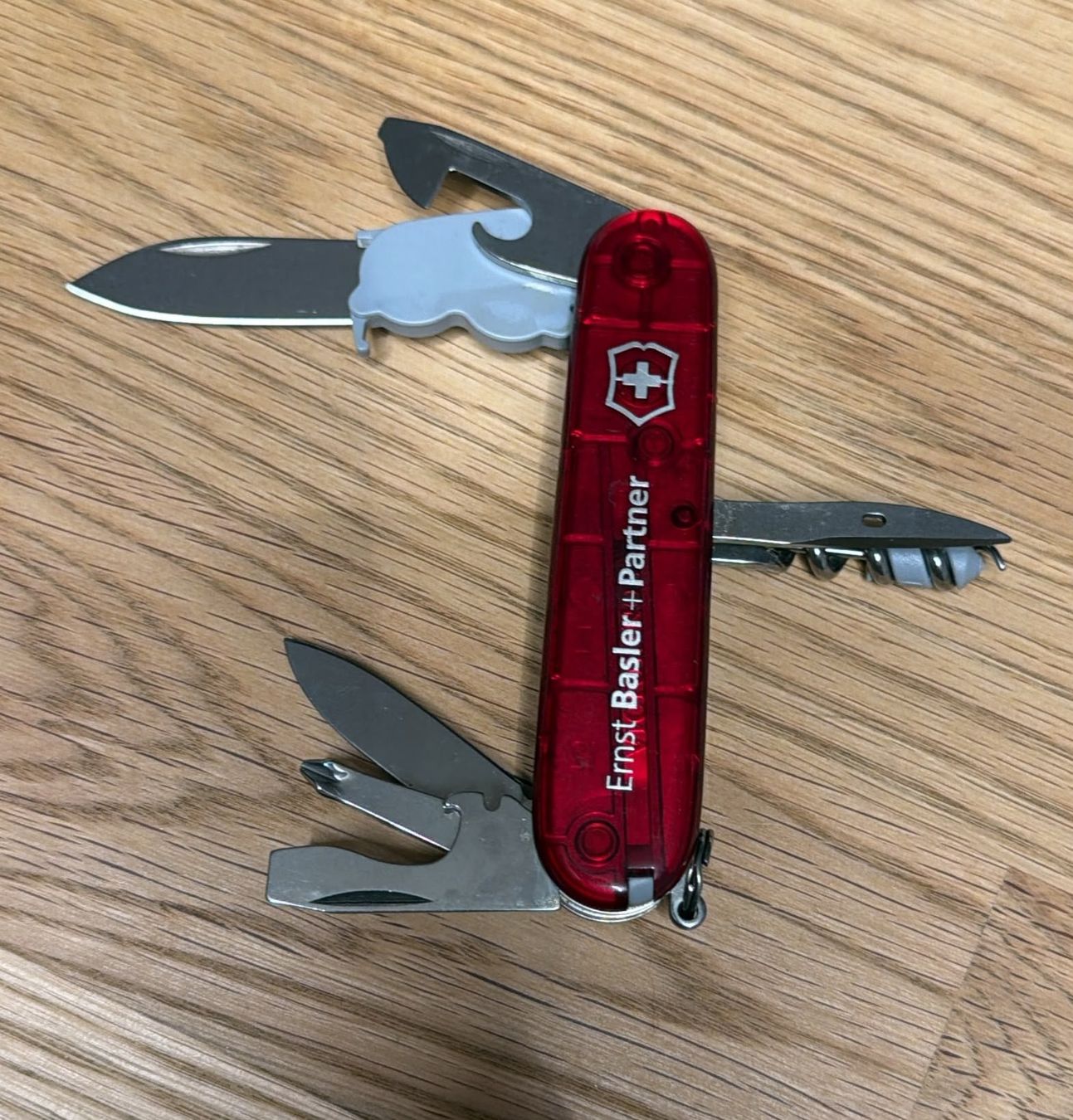 Victorinox Taschenmesser: VICTORINOX SACKMESSER ERNST BASLER+PARTNER – Gebraucht aus Zürich von Frei-Occasionen