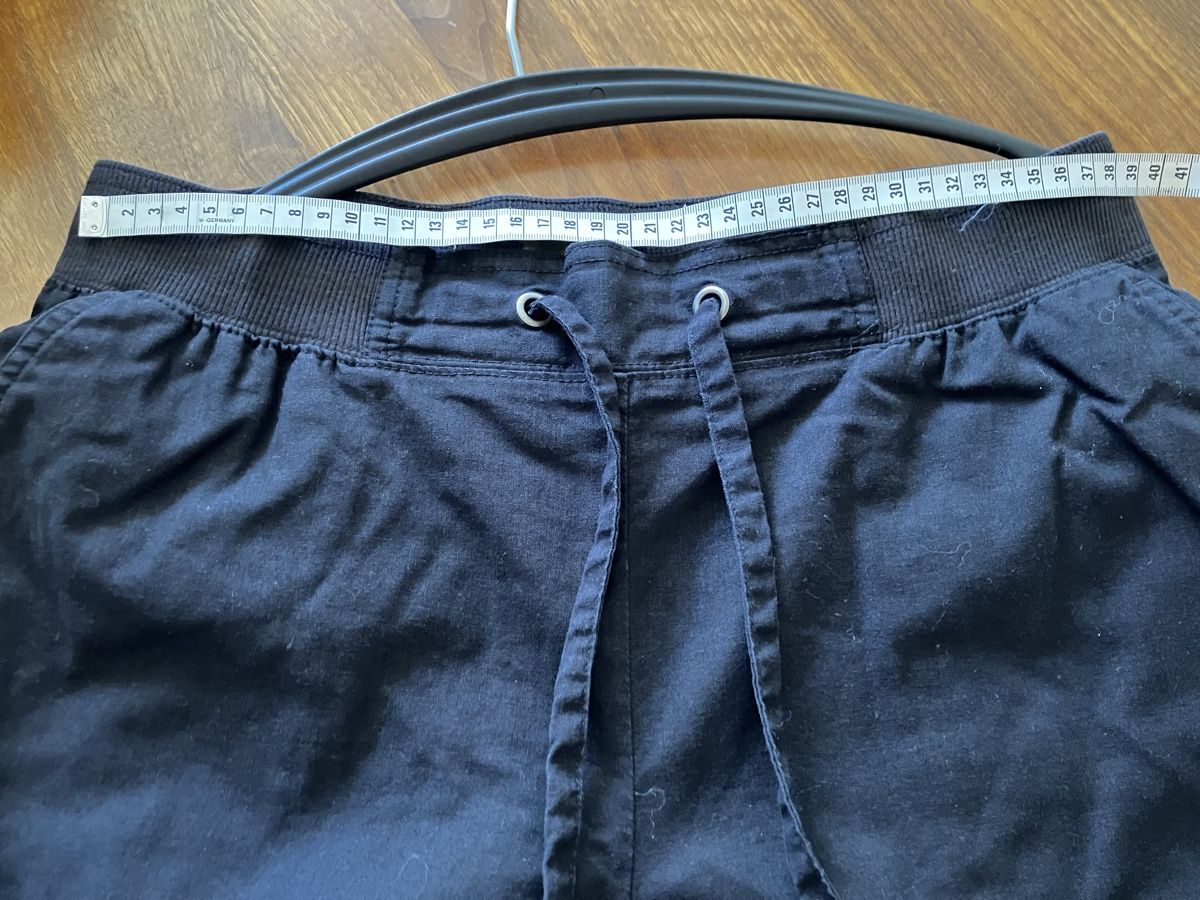 Pantalons: Leinenhose Damen 40 schwarz – D'occasion à Herzogenbuchsee par stellafarella 2