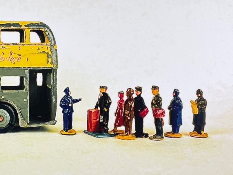 Foto & Immagini: Poster print - bus queue – Nuovo (secondo la descrizione) da Genthod venduto da lightyear63 1