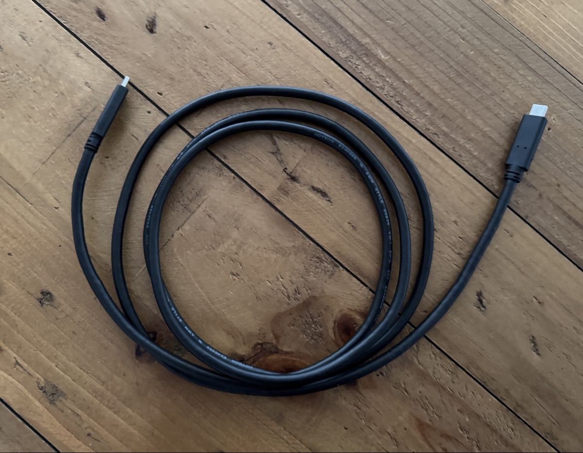 Cavi: USB-C Kabel Schwarz Lang (ca. 178cm) – Usato da Belp venduto da Kevin.02