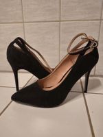 Pumps Schwarz mit Knöchelriemen Grösse 39 neuwertig