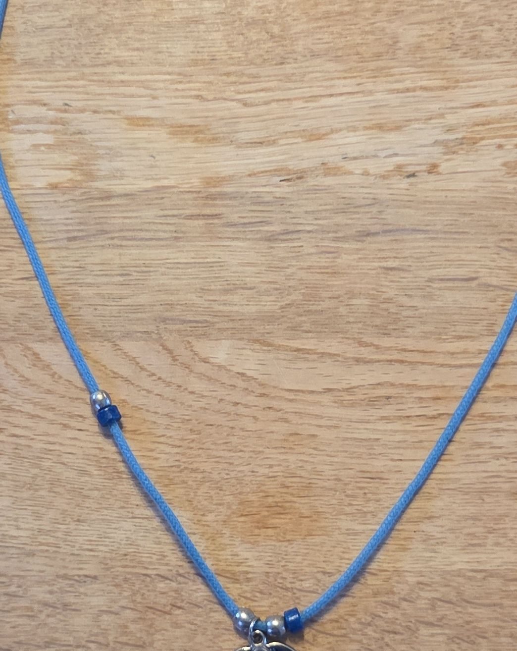 Catenine: Collier avec pendentif bleu, état acceptable – Usato da Ste-Croix venduto da jaune78