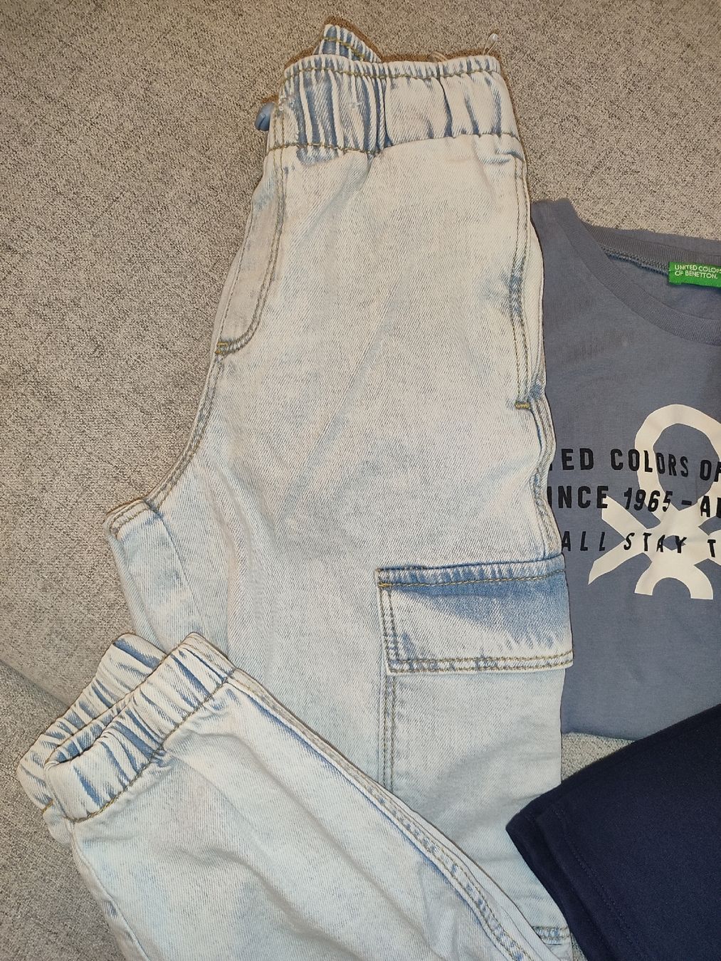 Lotti & Set di vestiti: Set Jungen Jeans, Pulli, Jacke 9-10 Grosse – Usato da Oberägeri venduto da Walerman 3