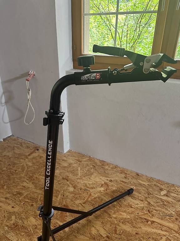Cavalletti per biciclette: Veloständer Montageständer Super B tool excellence – Usato da Wasserauen venduto da Cachaca51 4