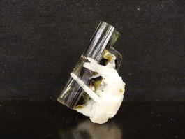 TURMALIN KRISTALL 9.7g 48.55ct 3.1x1.9x1.7cm NATUR SKULPTUR