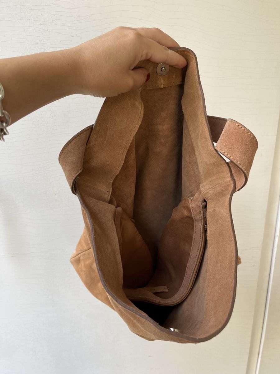 Mango Sacs: Mango Wildleder Schultertasche  – D'occasion à Basel par arminafera 1