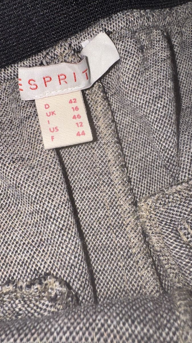 Esprit Pantaloni: Stoffhose von Esprit 42 – Usato da Gümligen venduto da morticiaaddams 3