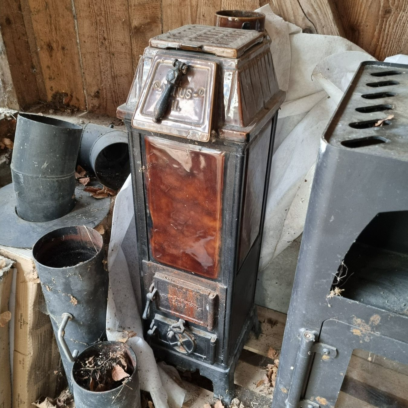 Altri mobili d'antiquariato: Alter Ofen funktionsfähig – Usato da Hunzenschwil venduto da Diamantina