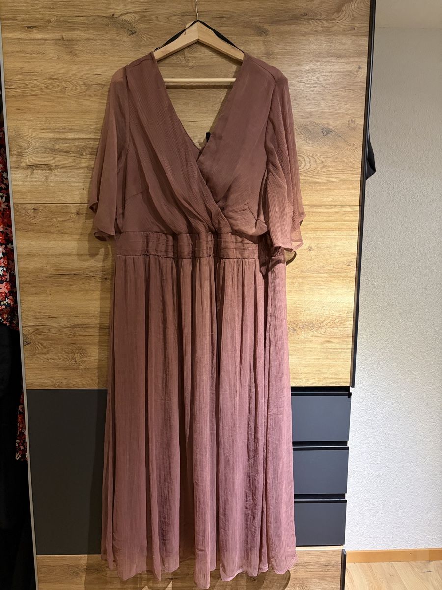 Robes: schönes Wickelkleid – D'occasion à Winikon par nad_vj75