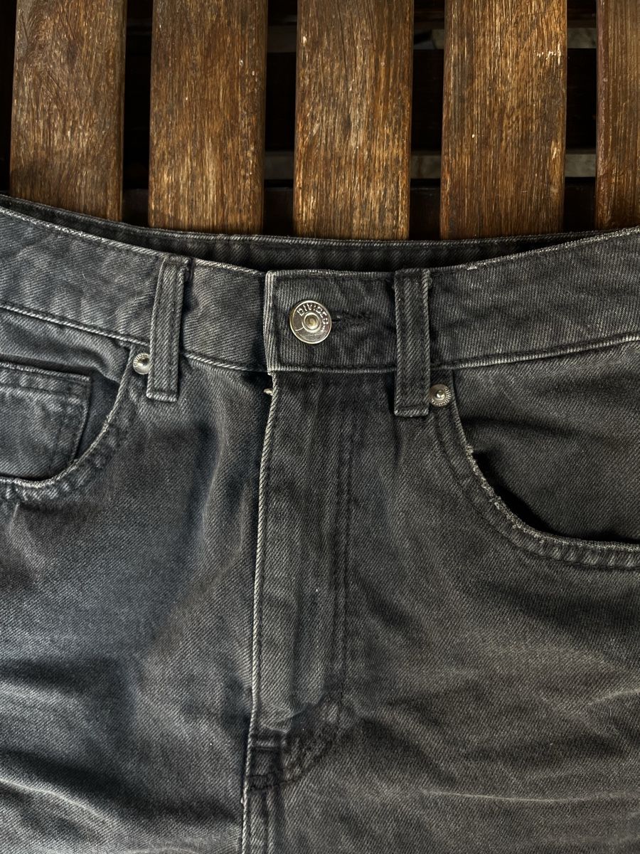 H&M Jeans: Jeans - Shorts anthrazit von H&M – Usato da Zürich venduto da gio_zyc9 2