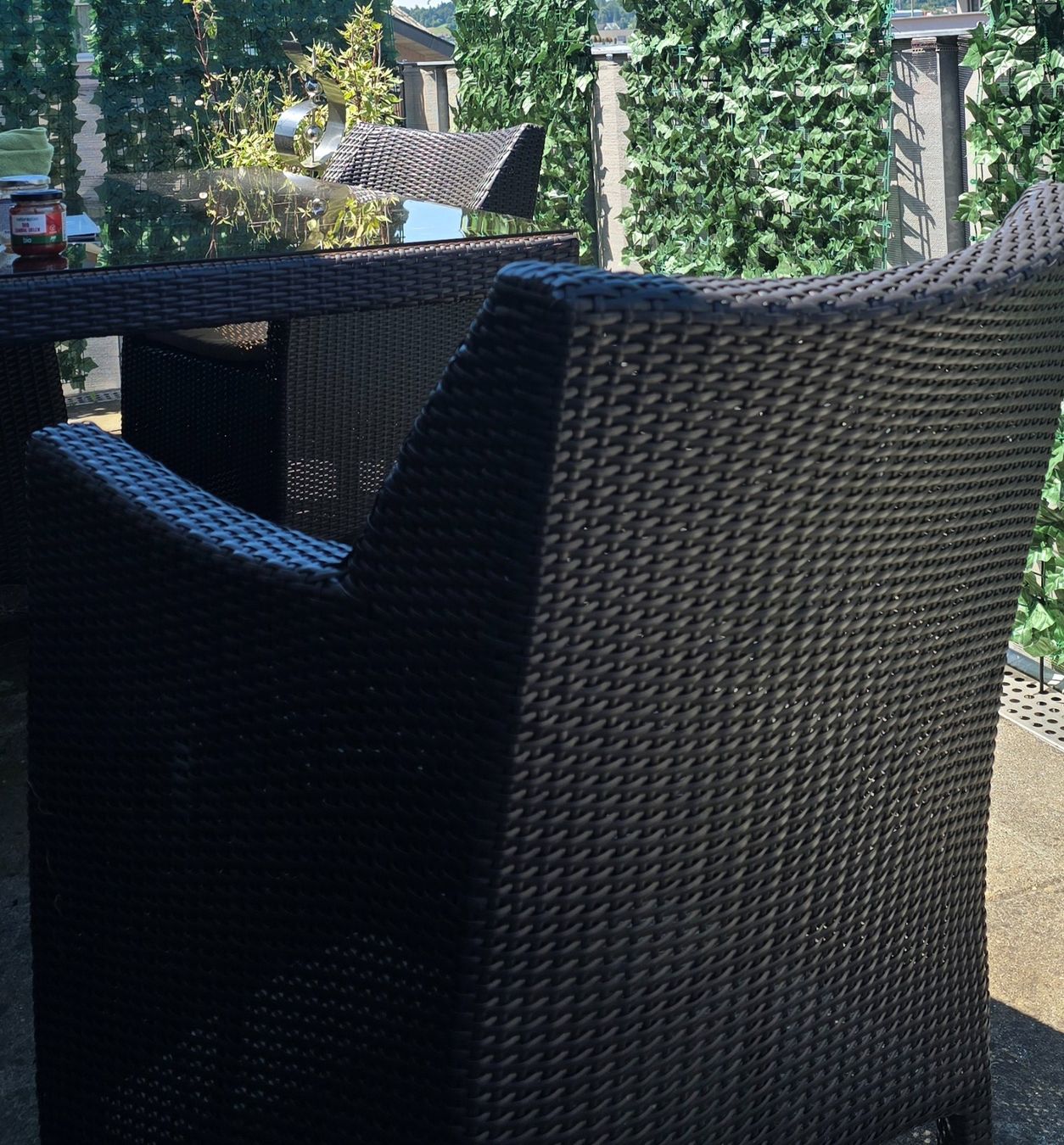 Pfister Set di tavolo e panche: Gartentisch inkl. 4 Stühle aus Rattan – Usato da Winterthur venduto da alm_p7zs 1