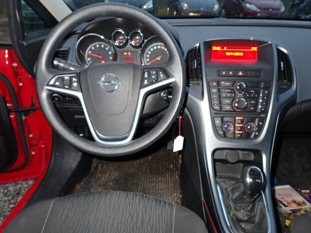 Opel Astra GTC 14NEL 7
