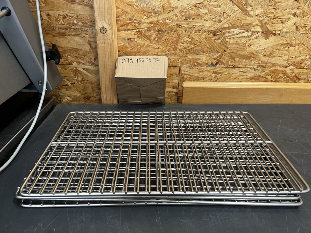 Küchengeräte: 5 x 1/1 Gitterroste  – Gebraucht aus Dittingen von Cervolino77 3