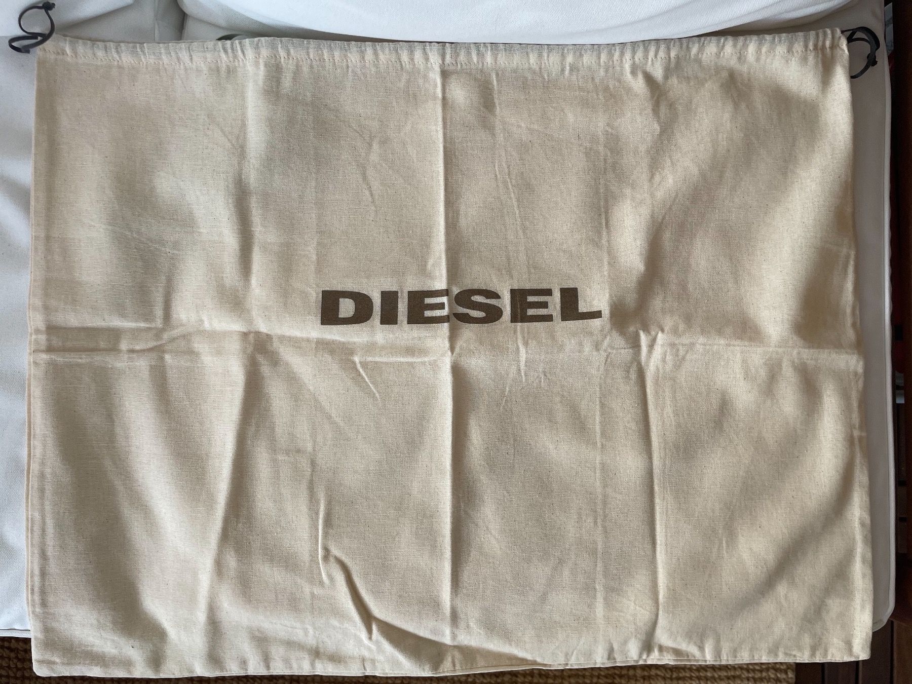 Diesel Taschen für Damen: Diesel Schultertasche aus Leder schwarz – Gebraucht aus Olten von hahnice99 9