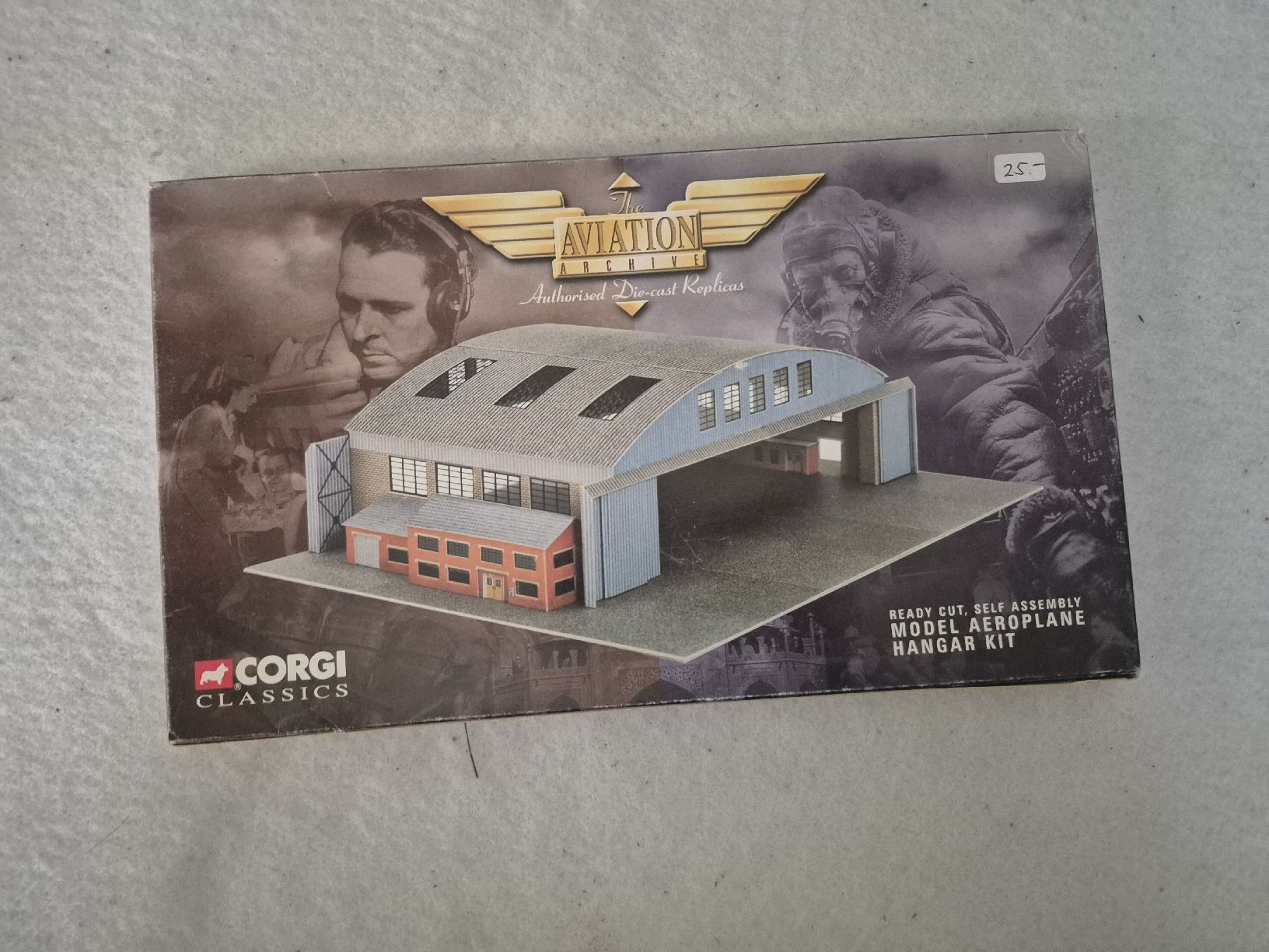 Modellbausätze & Standmodelle: Corgi Classics Aviation Hangar Kit unbuilt – Gebraucht aus Wald ZH von recher67
