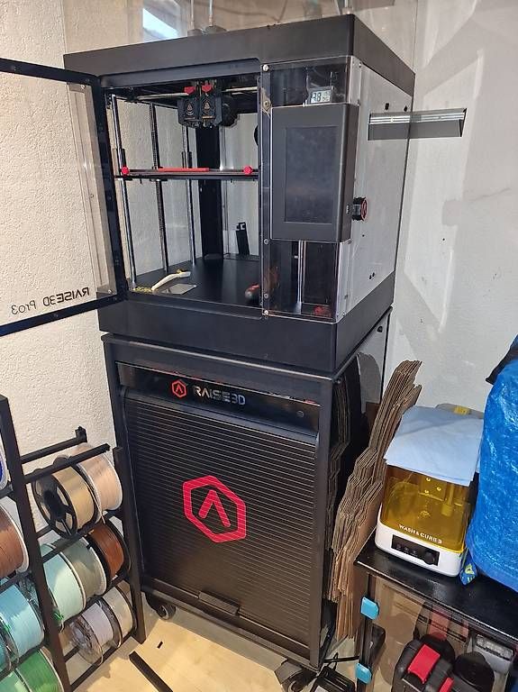 Stampanti 3D: Raise3d Pro3 3D Drucker mit Unterbau – Usato da Meiringen venduto da Hasliprint